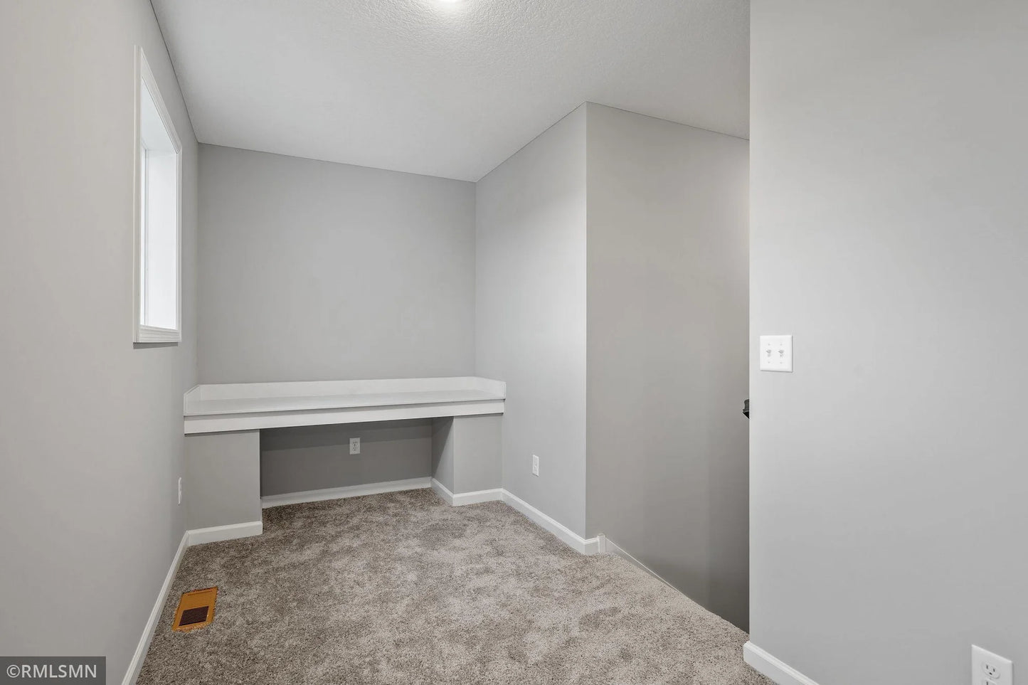 10519 Goodwin Avenue, Cottage Grove, MN 55016