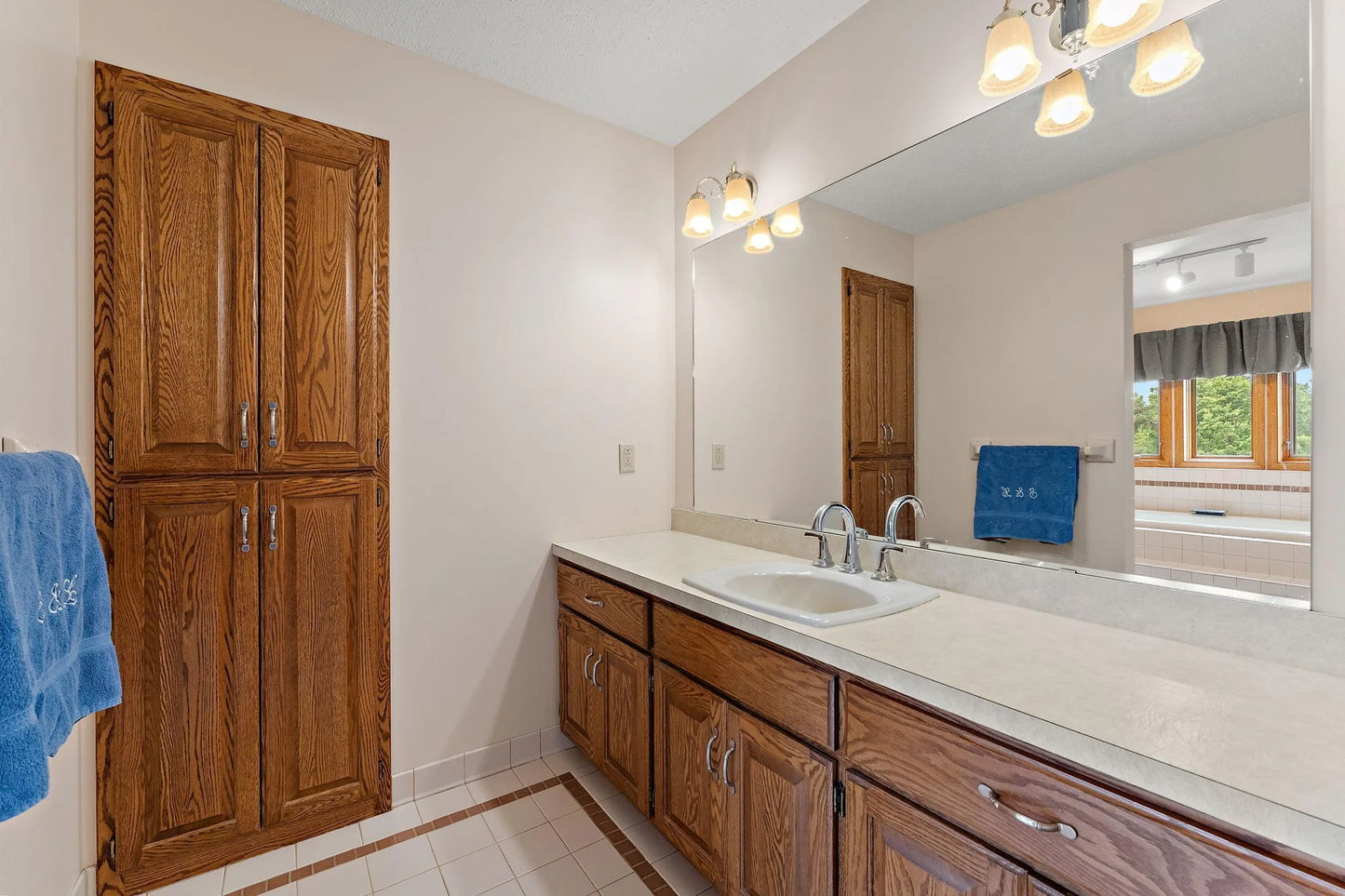 2501 112th Street, Bloomington, MN 55431
