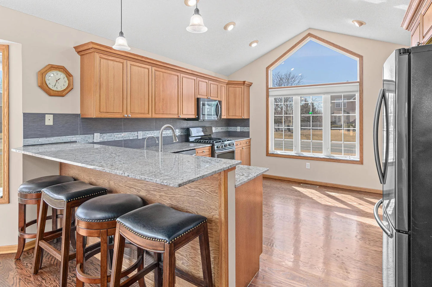 16450 Griffon Lane, Lakeville, MN 55044