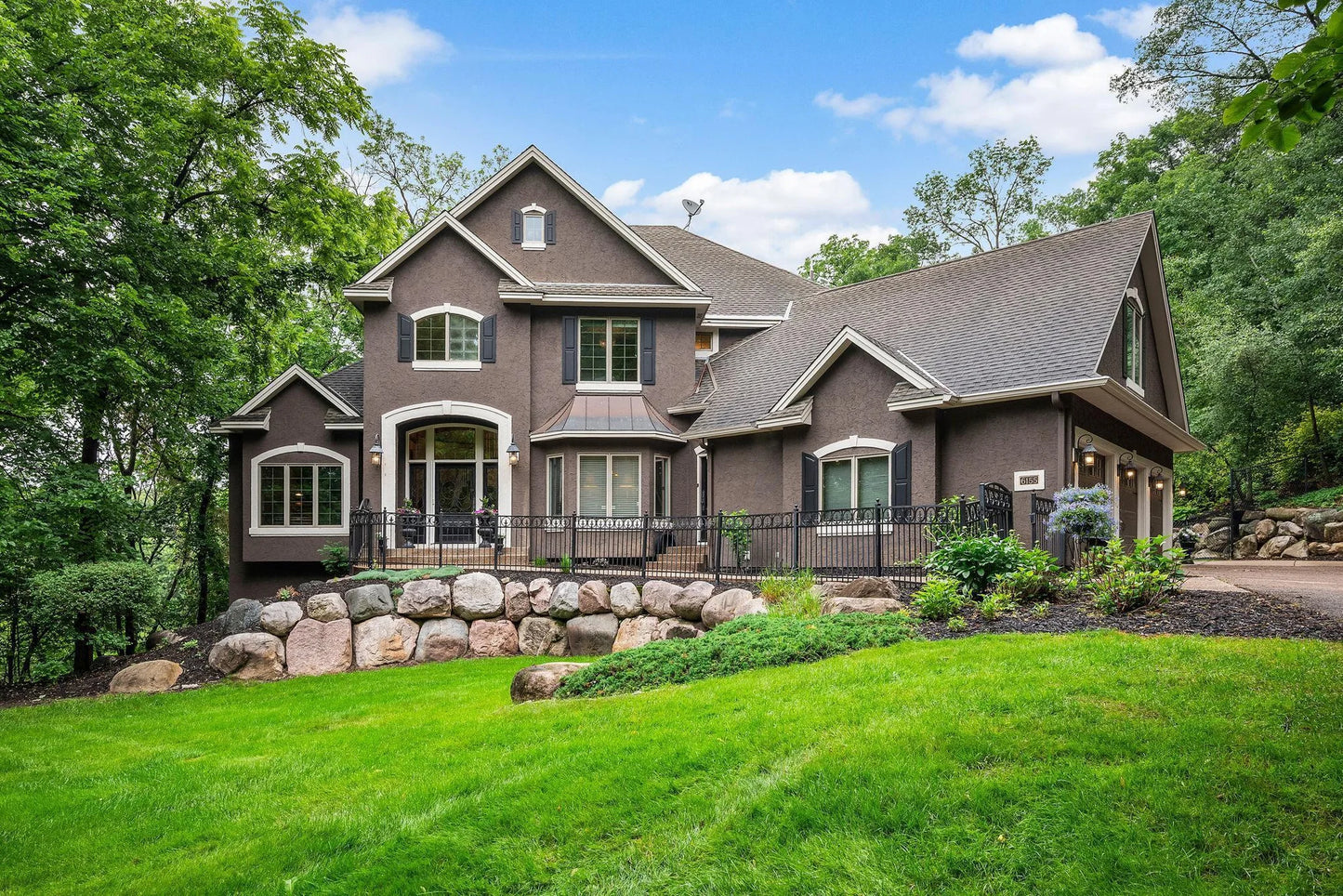 6155 Murray Court, Shorewood, MN 55331