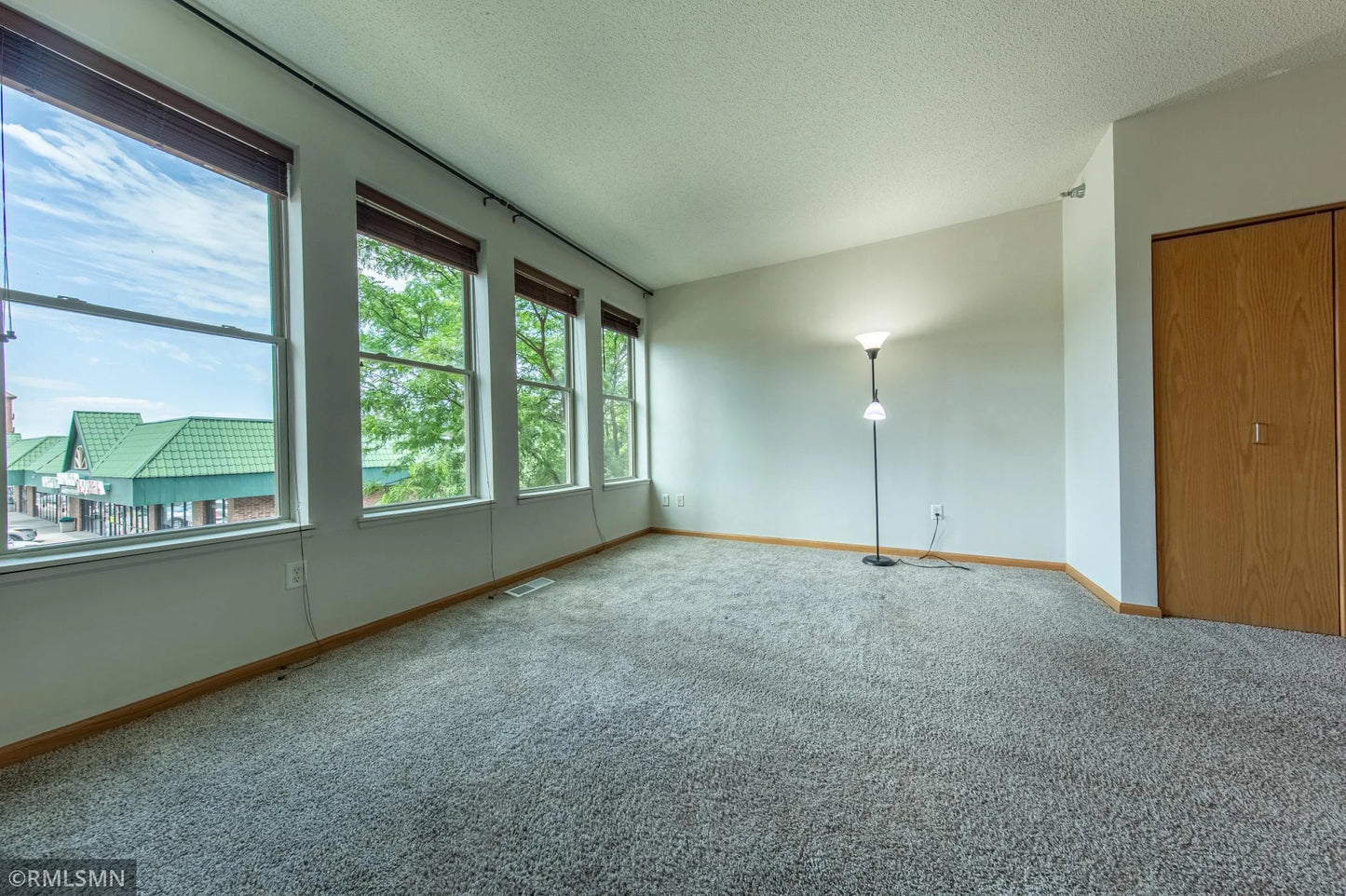 150 Burnsville Parkway, Burnsville, MN 55337