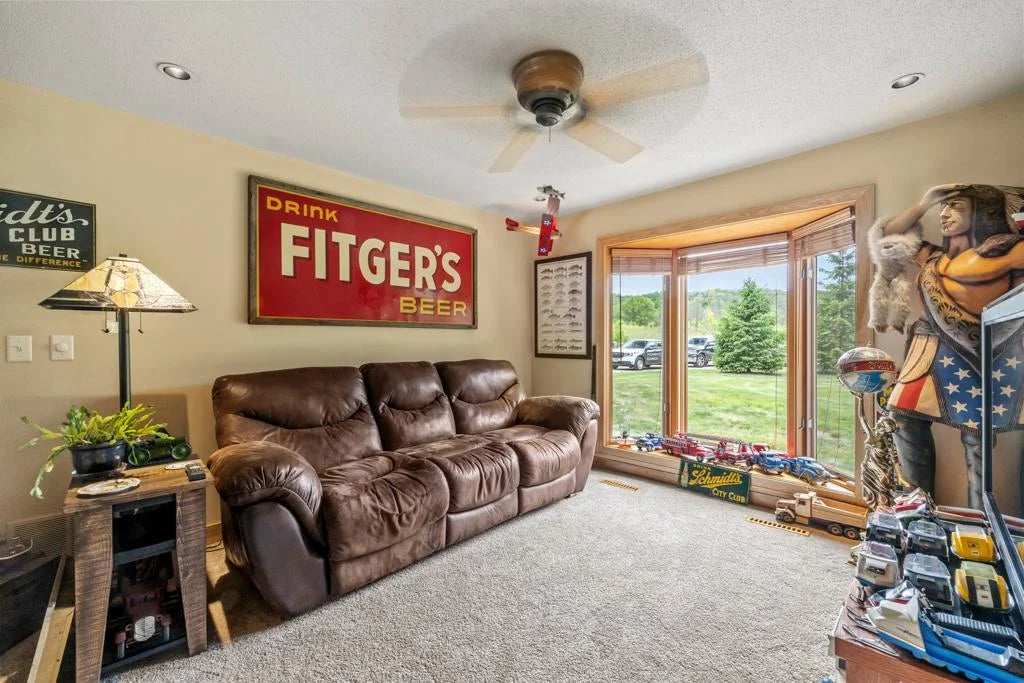 2511 Carver Avenue, Maplewood, MN 55119
