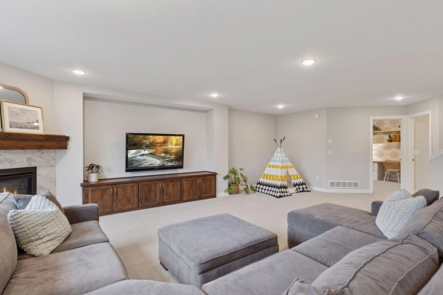 62 Rapp Farm Boulevard, North Oaks, MN 55127