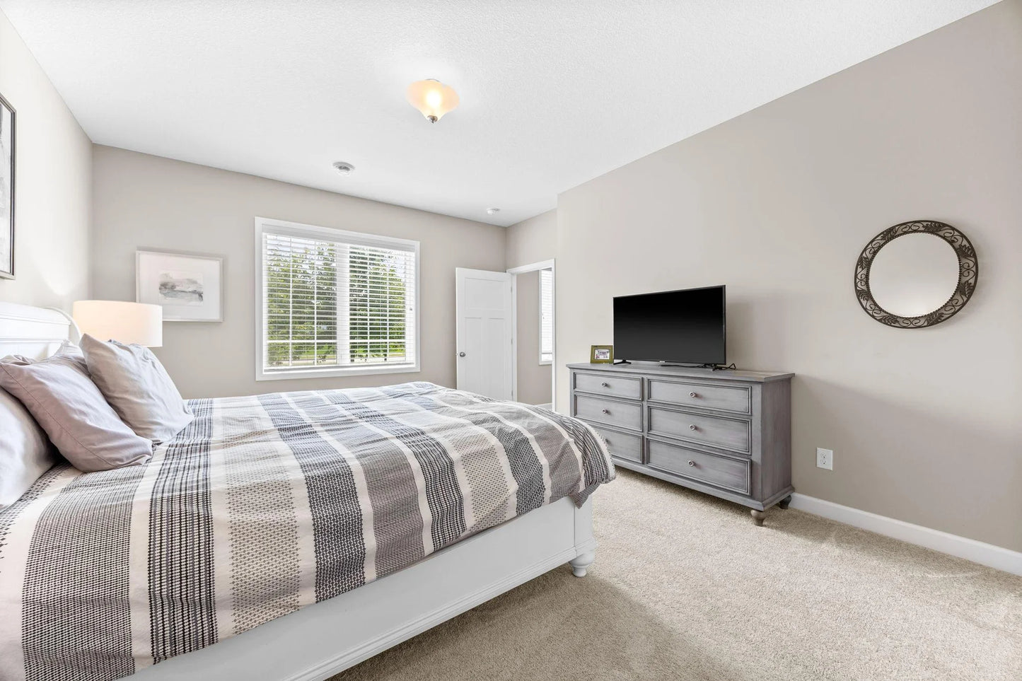 1045 Roselyn Drive, Victoria, MN 55386