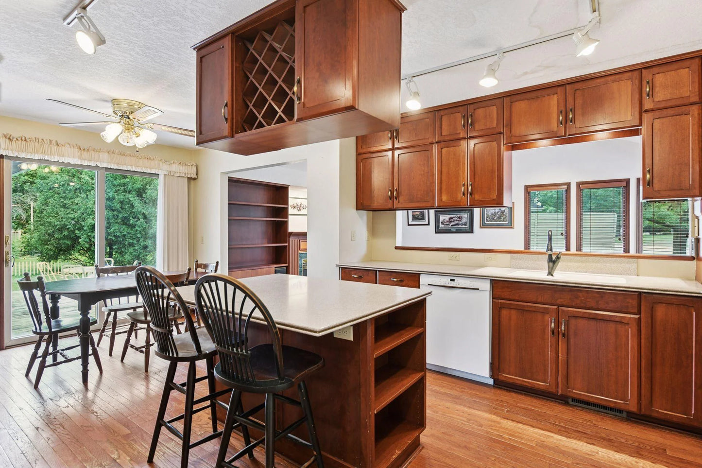 5000 Forestview Lane, Plymouth, MN 55442