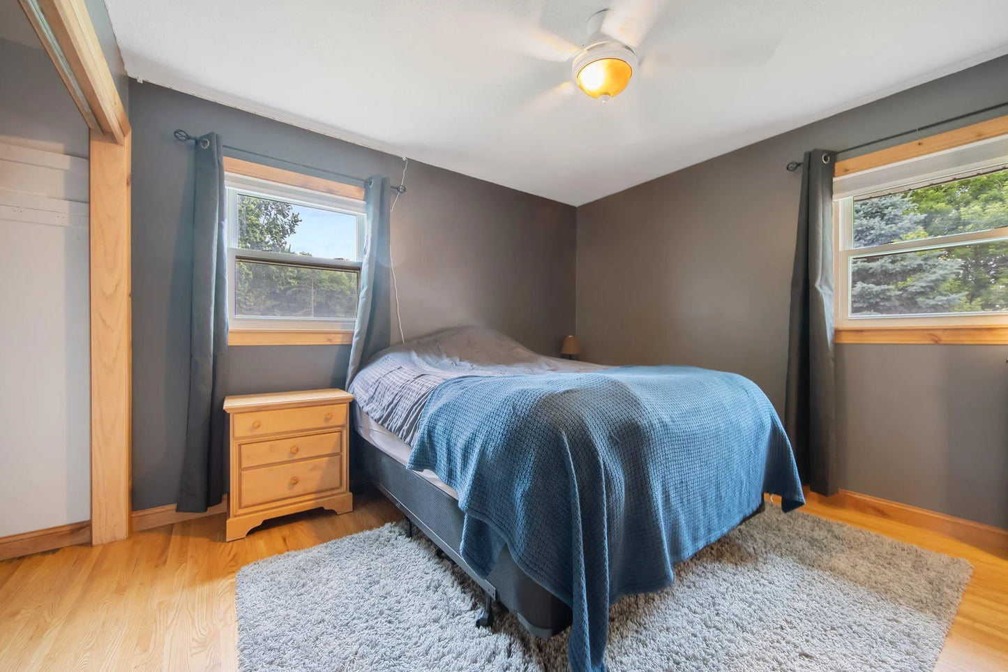 521 Unique Drive, Burnsville, MN 55337