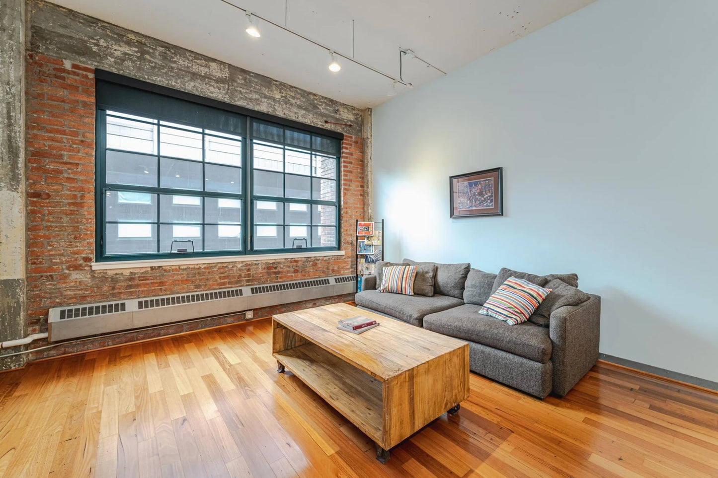 250 Park Avenue, Minneapolis, MN 55415