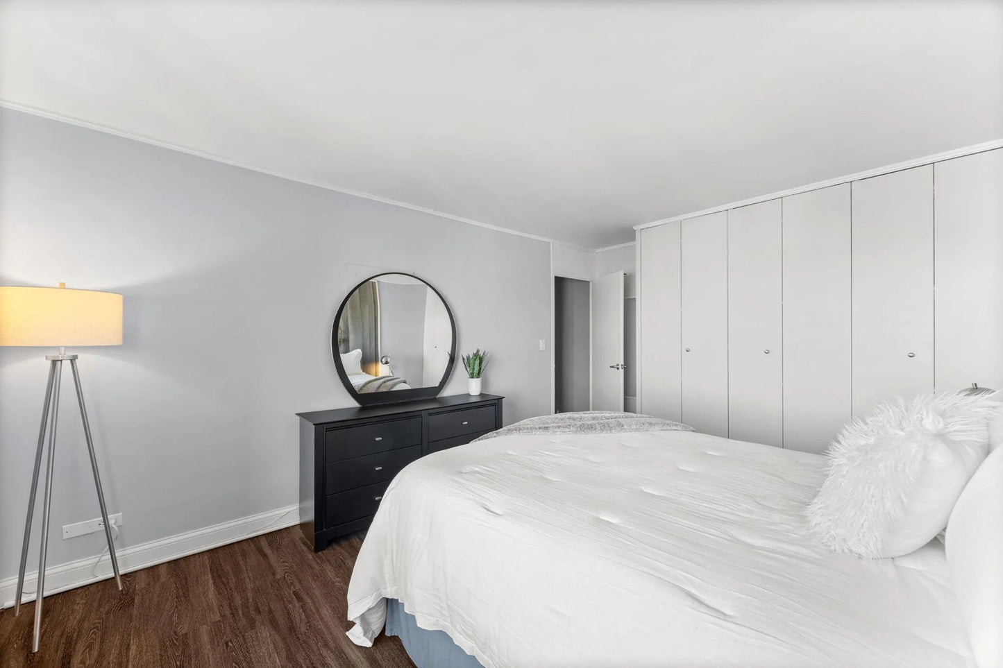 15 1st Street, Minneapolis, MN 55401