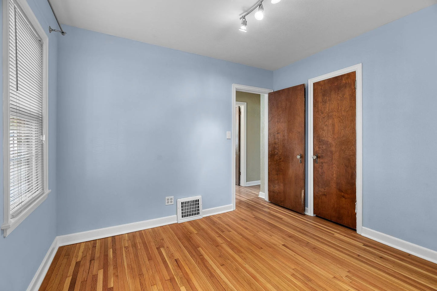 5749 Pleasant Avenue, Minneapolis, MN 55419