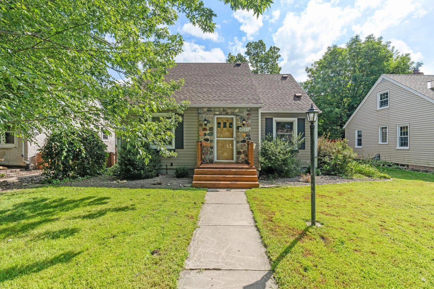 4230 Zenith Avenue, Robbinsdale, MN 55422