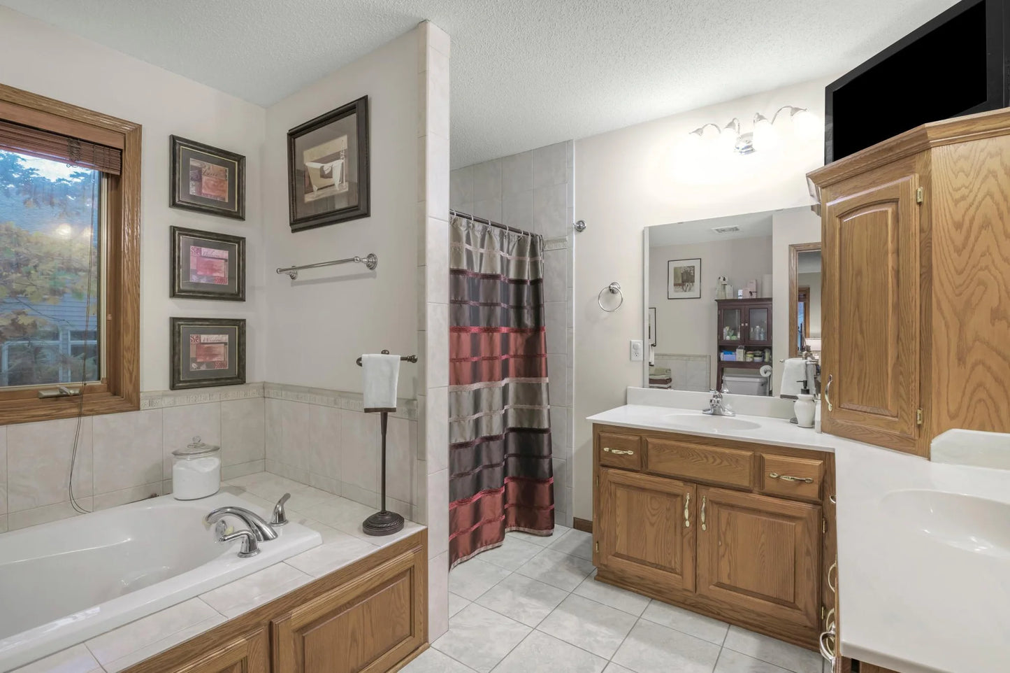 10512 Hidden Oaks Lane, Champlin, MN 55316