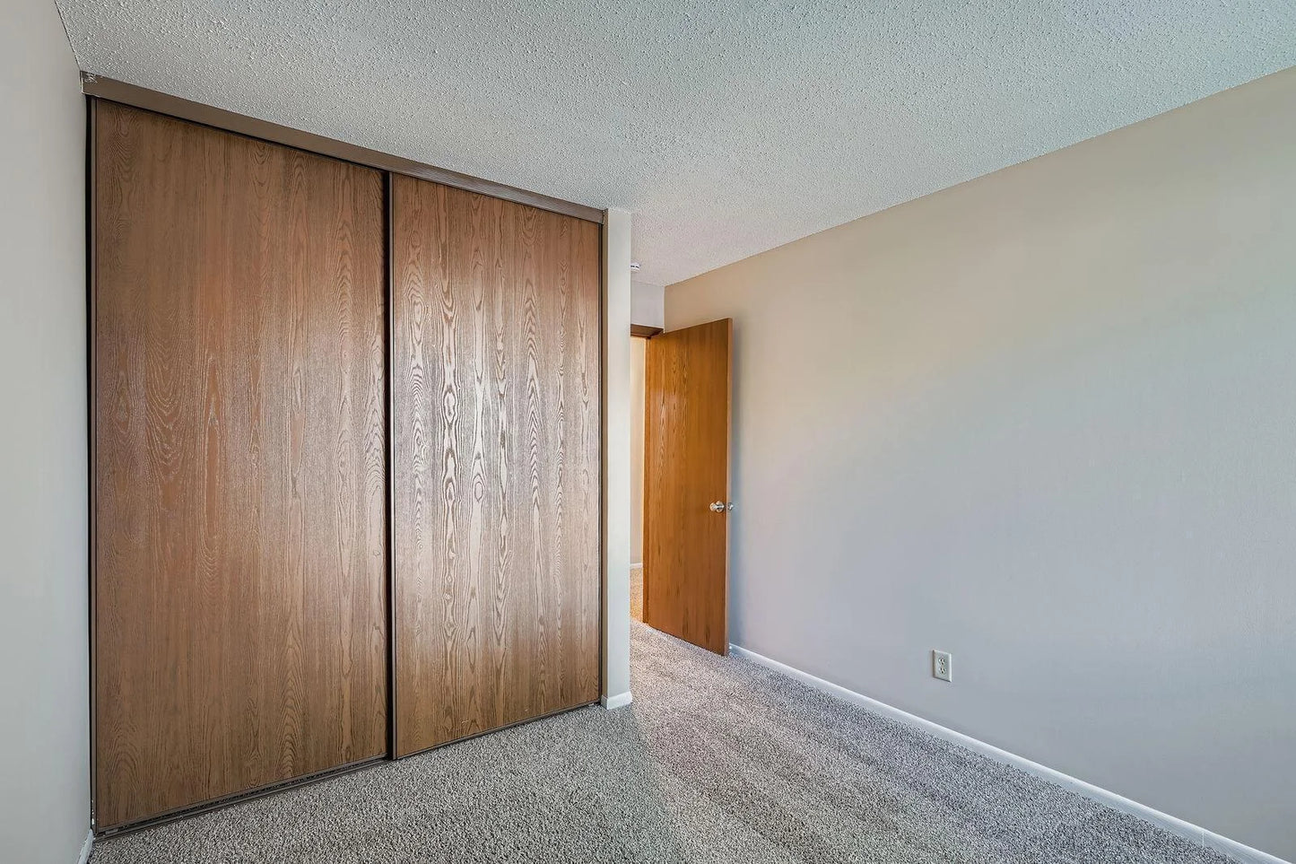 1887 Silver Bell Road, Eagan, MN 55122