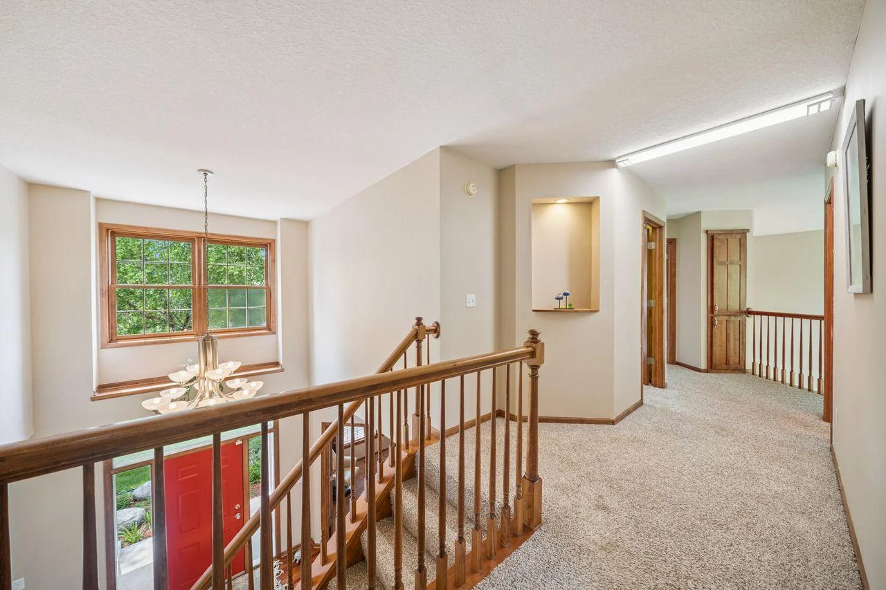 4628 Pinetree Curve, Eagan, MN 55122