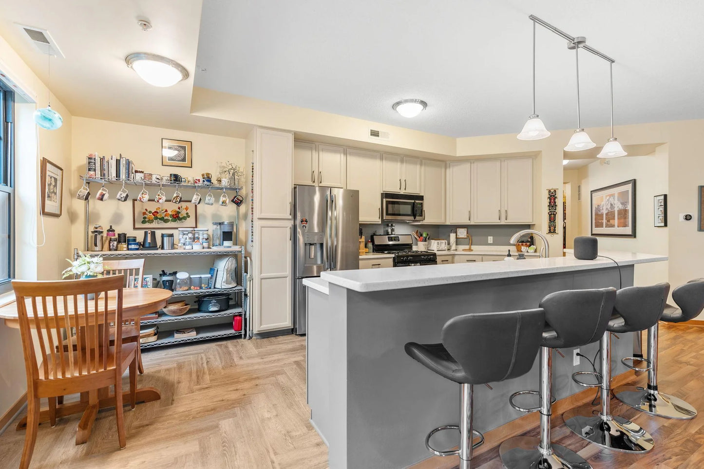 2565 Franklin Avenue, Saint Paul, MN 55114
