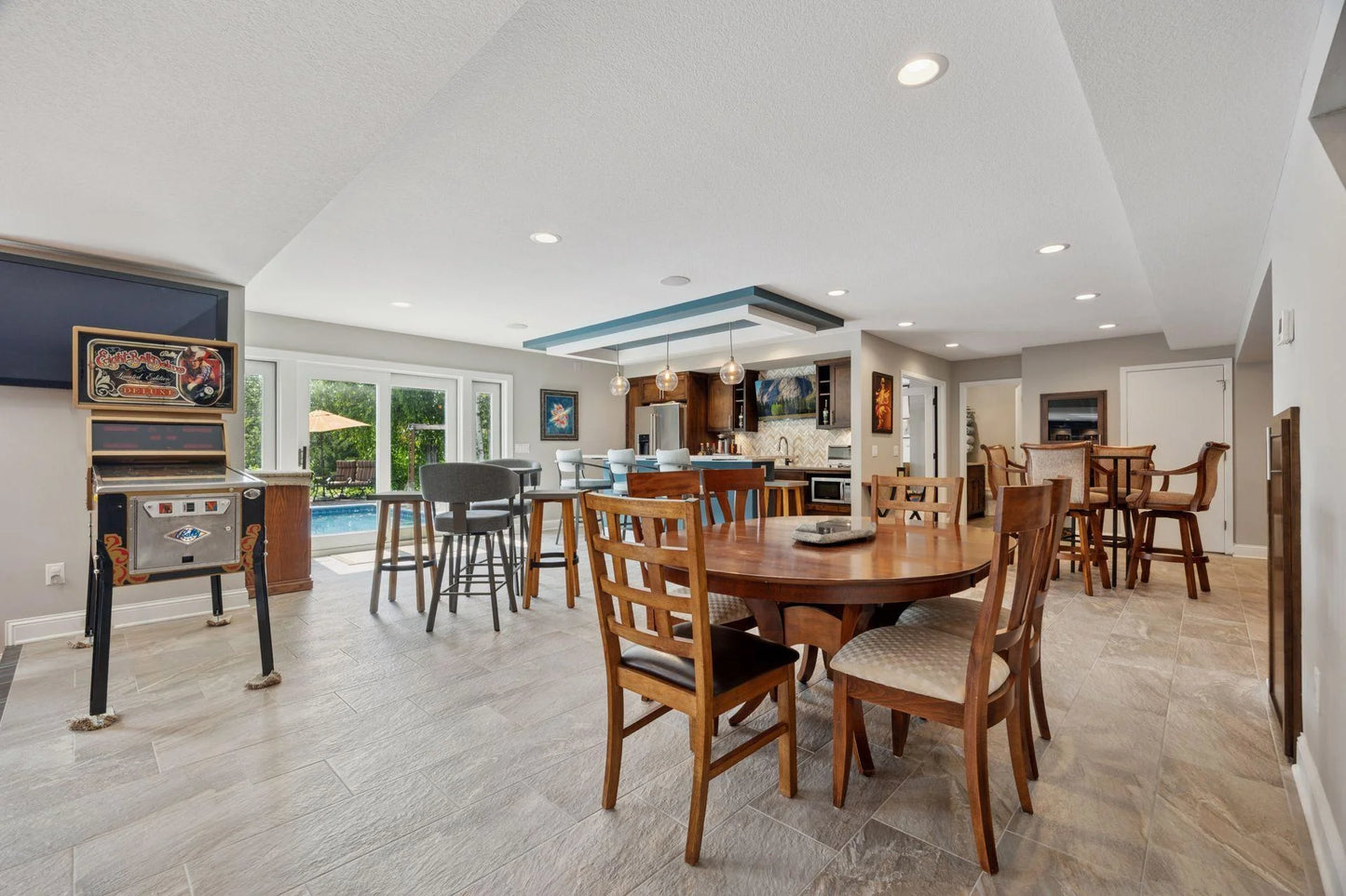 10460 Bluff Circle, Chanhassen, MN 55318