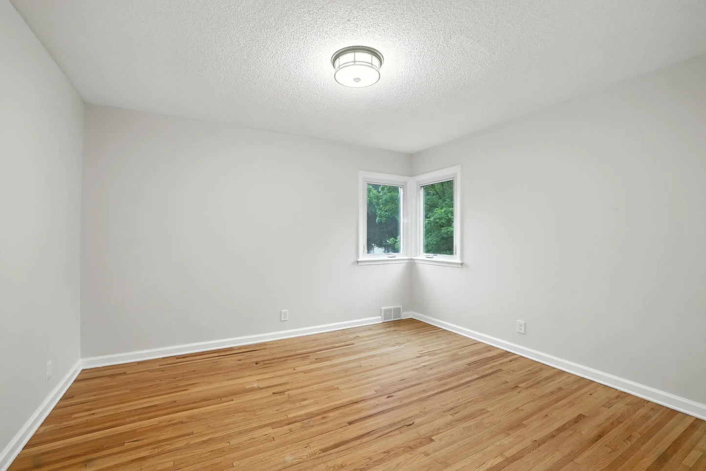 188 Cleveland Avenue, Saint Paul, MN 55105
