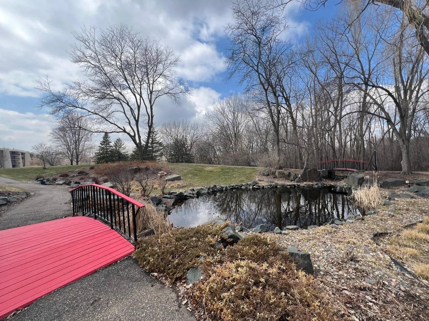 2485 Londin Lane, Maplewood, MN 55119