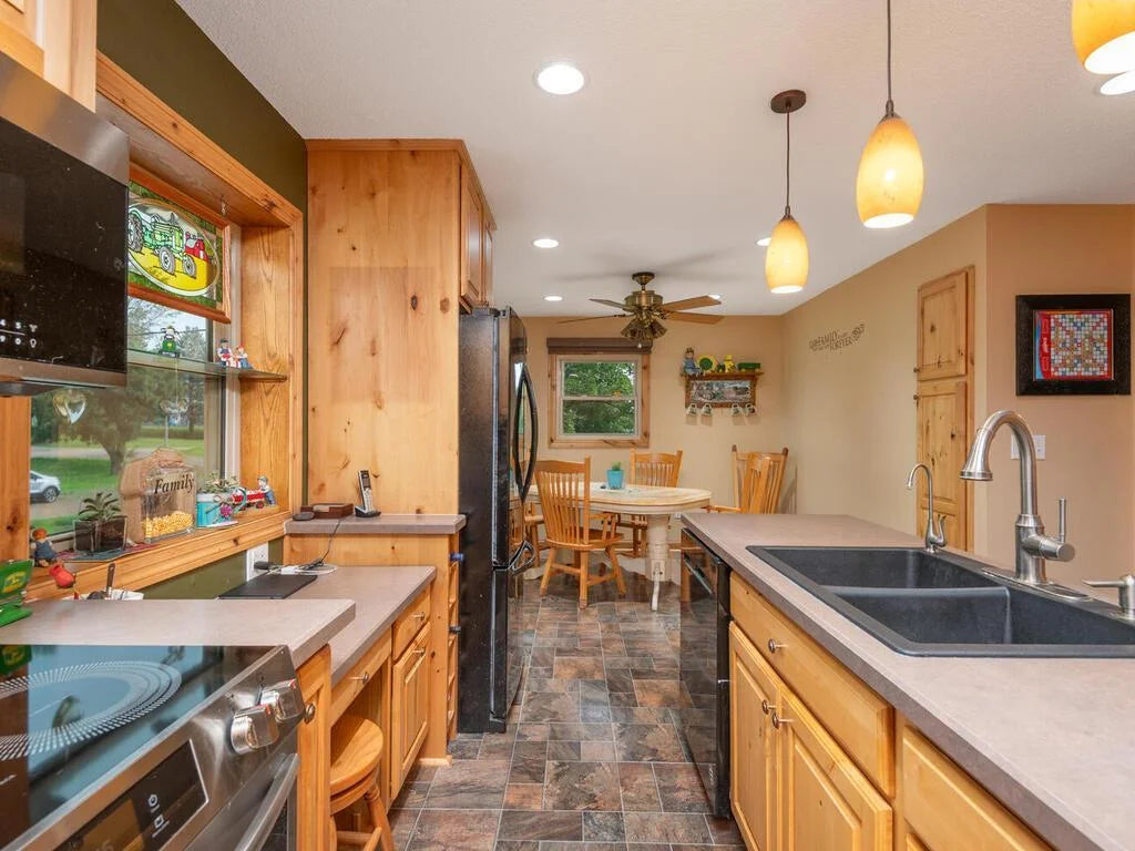 10460 County Road 50 , Cologne, MN 55322