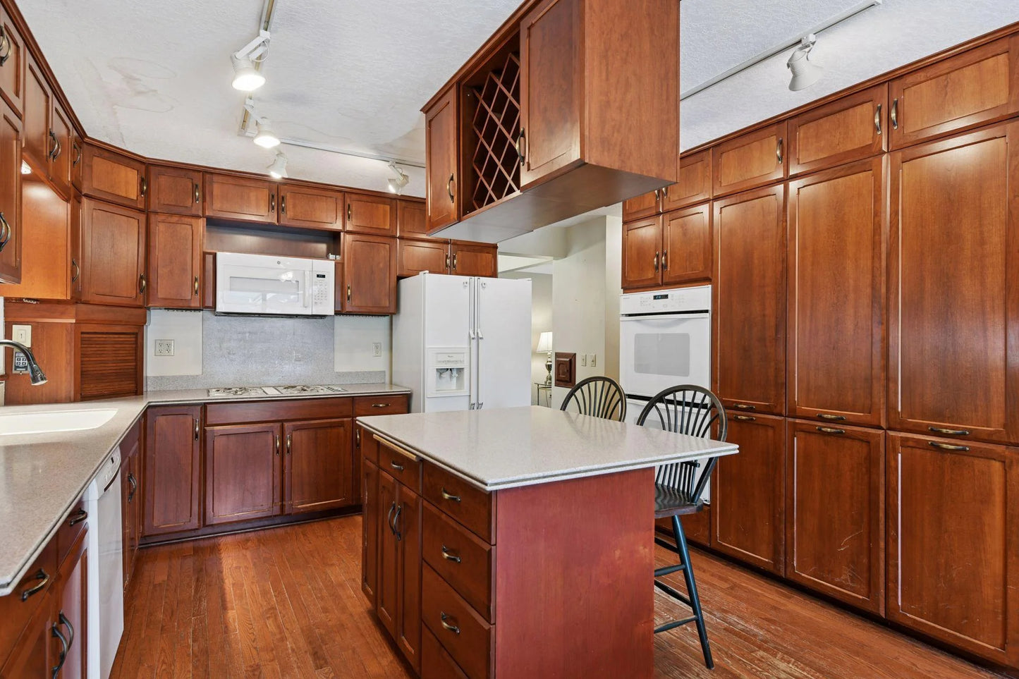 5000 Forestview Lane, Plymouth, MN 55442