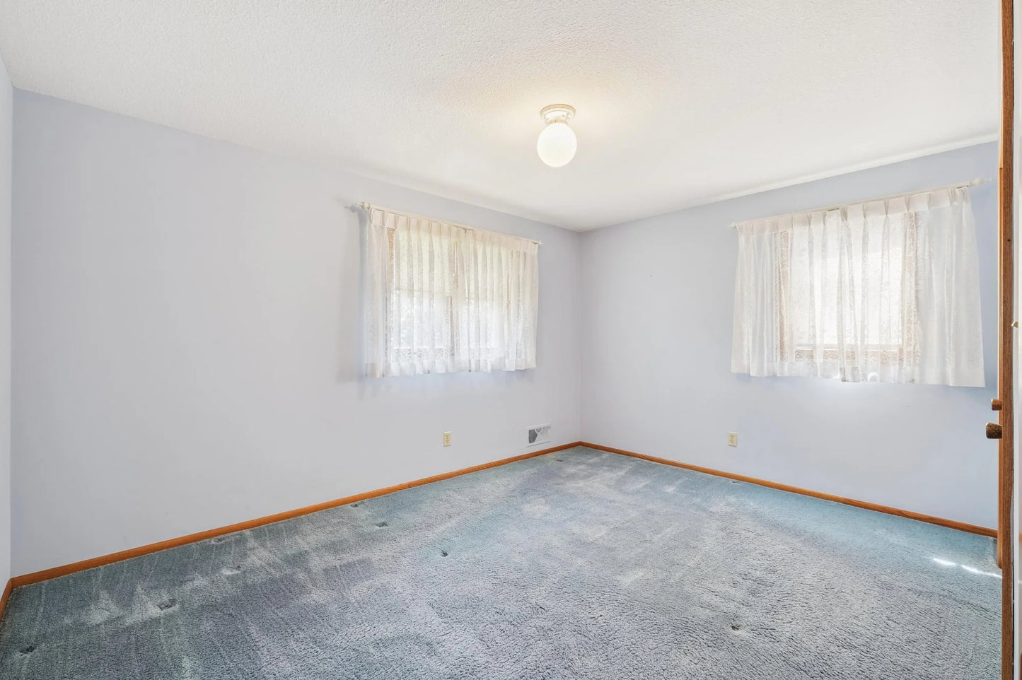 528 Lexington Parkway, Saint Paul, MN 55116