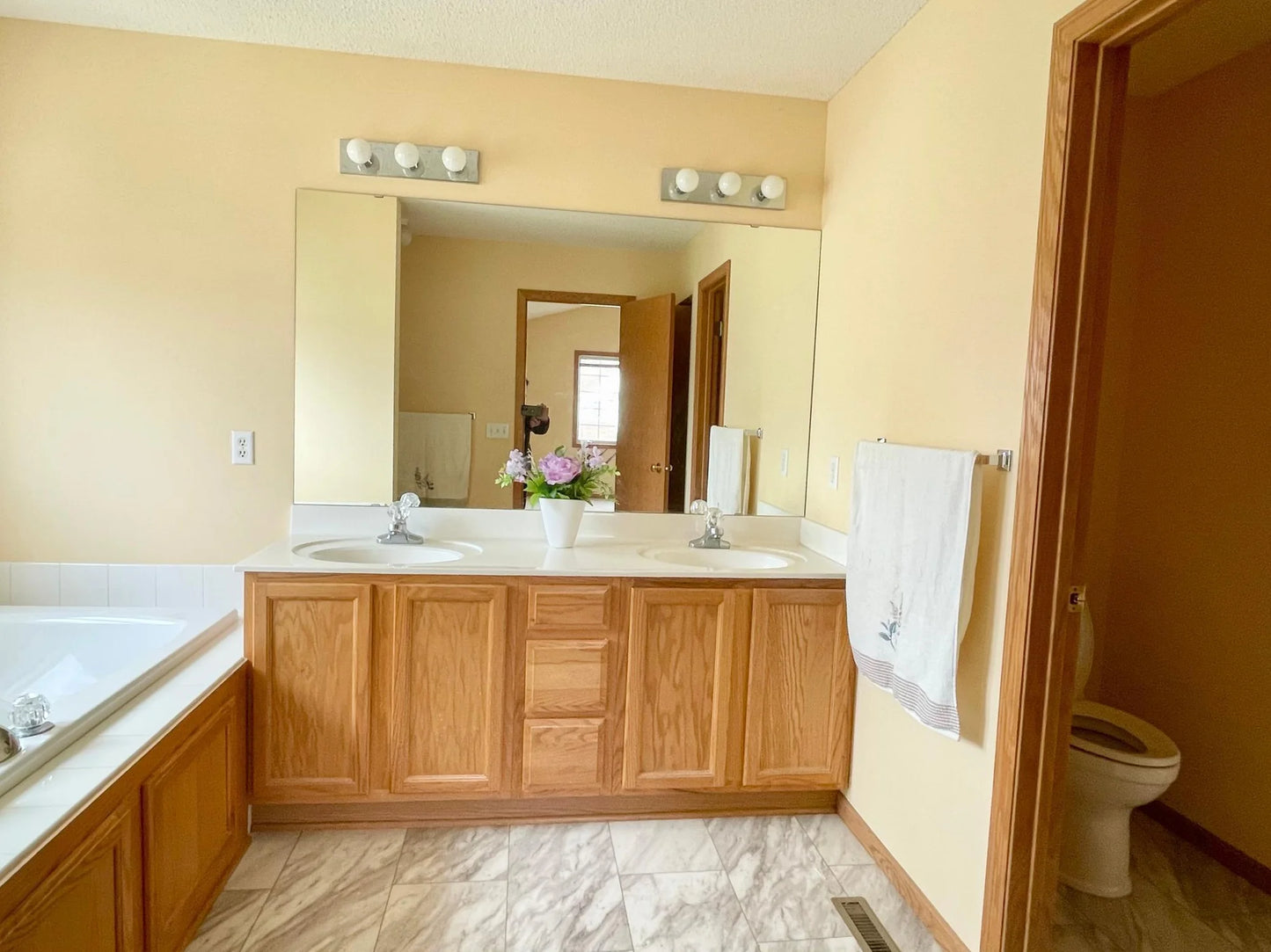 1986 Mathias Road, Shakopee, MN 55379