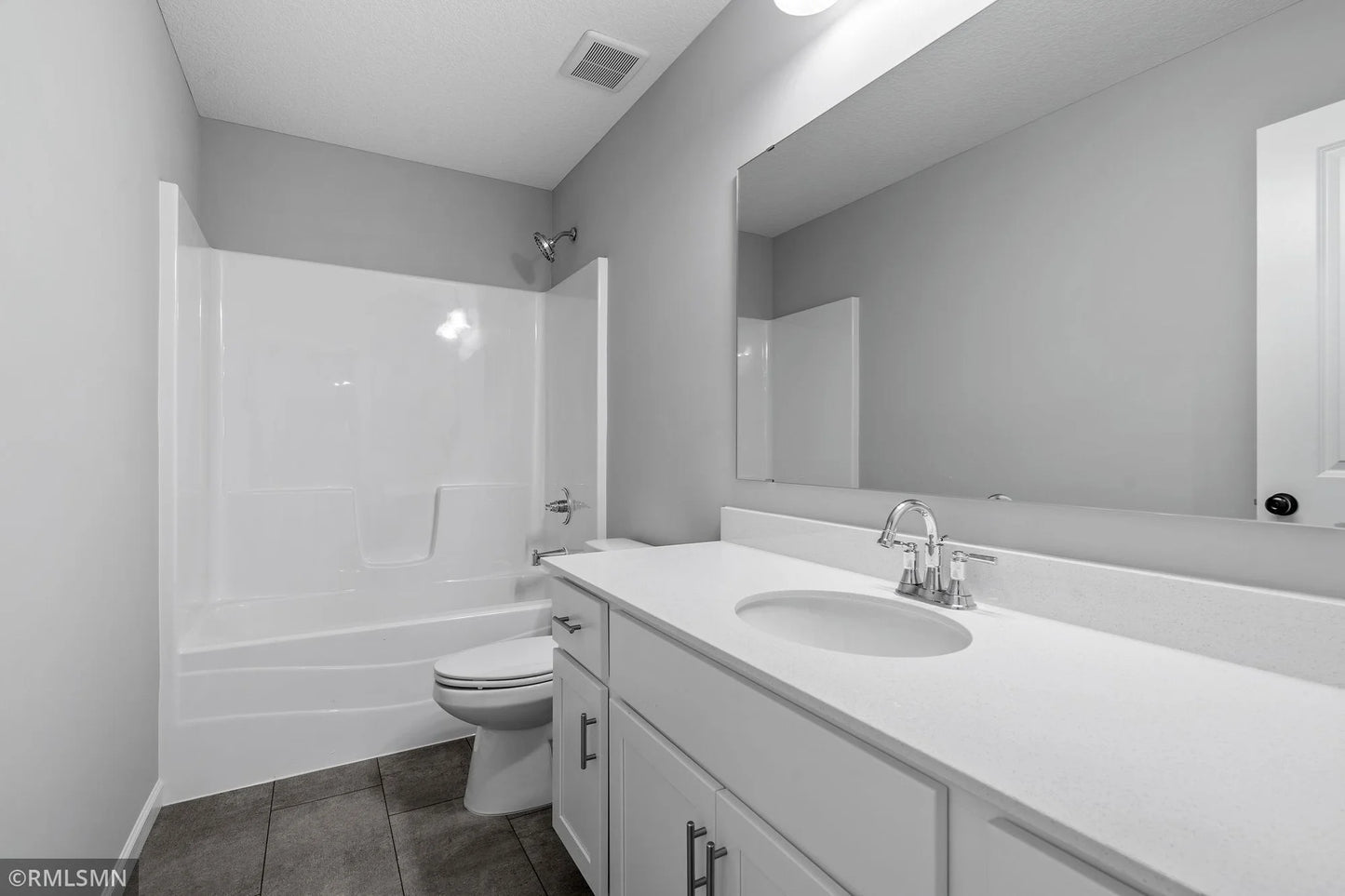 10519 Goodwin Avenue, Cottage Grove, MN 55016