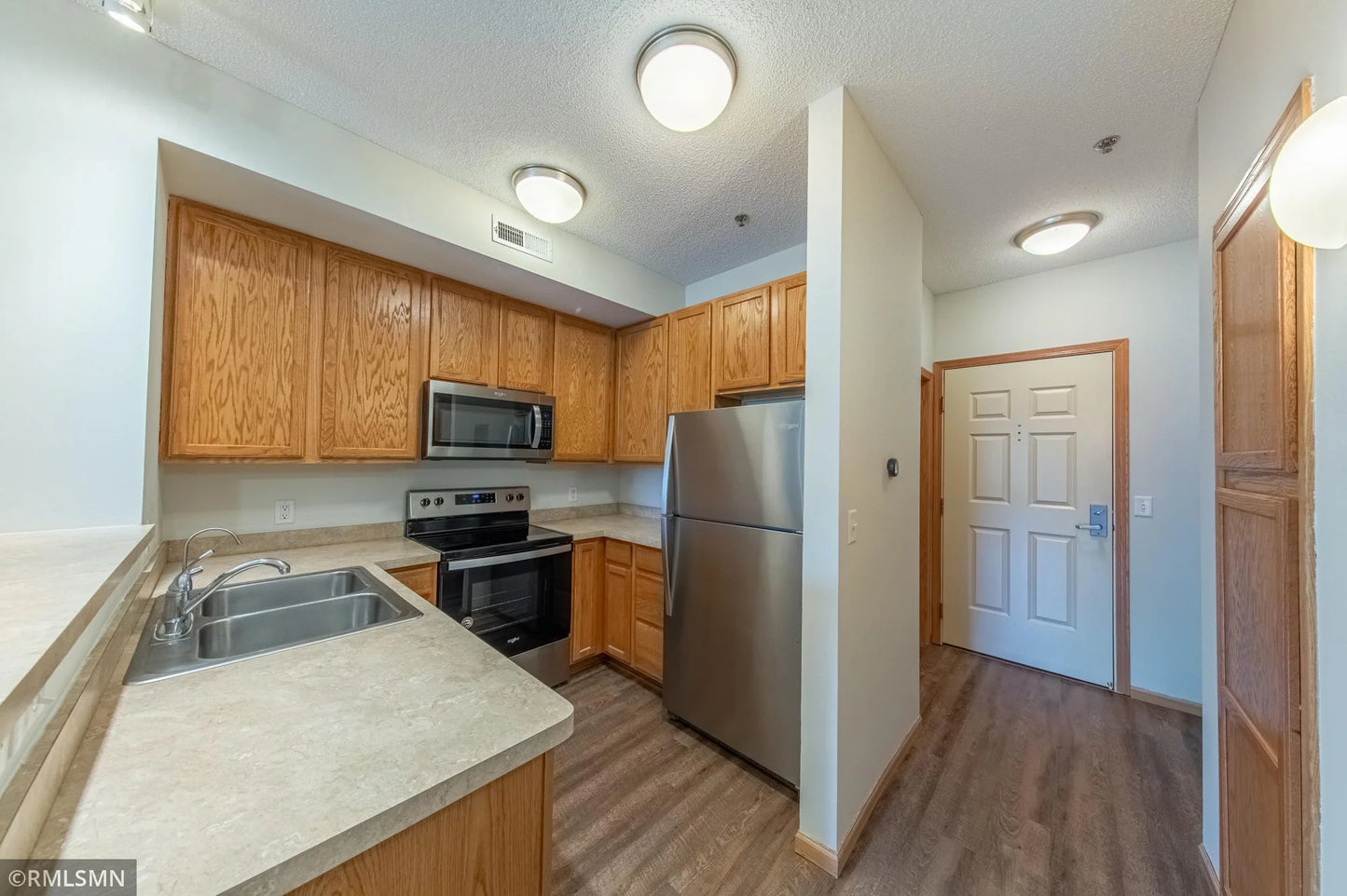 150 Burnsville Parkway, Burnsville, MN 55337