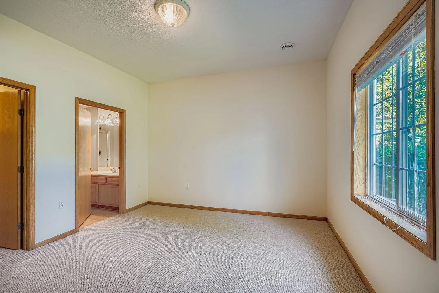 6080 Pond View Drive, Shorewood, MN 55331