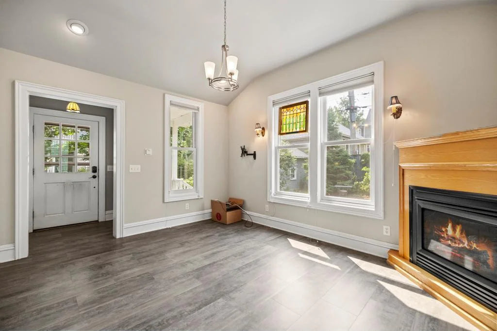 520 Holly Avenue, Saint Paul, MN 55102