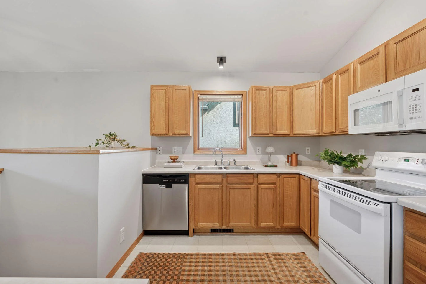 4600 Camden Avenue, Minneapolis, MN 55412