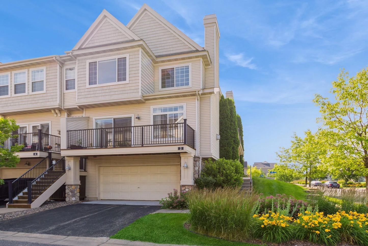 4342 Victor Path, Hugo, MN 55038