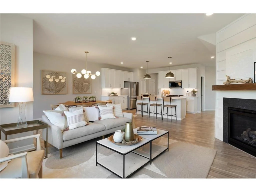 17933 Genoa Drive, Lakeville, MN 55044