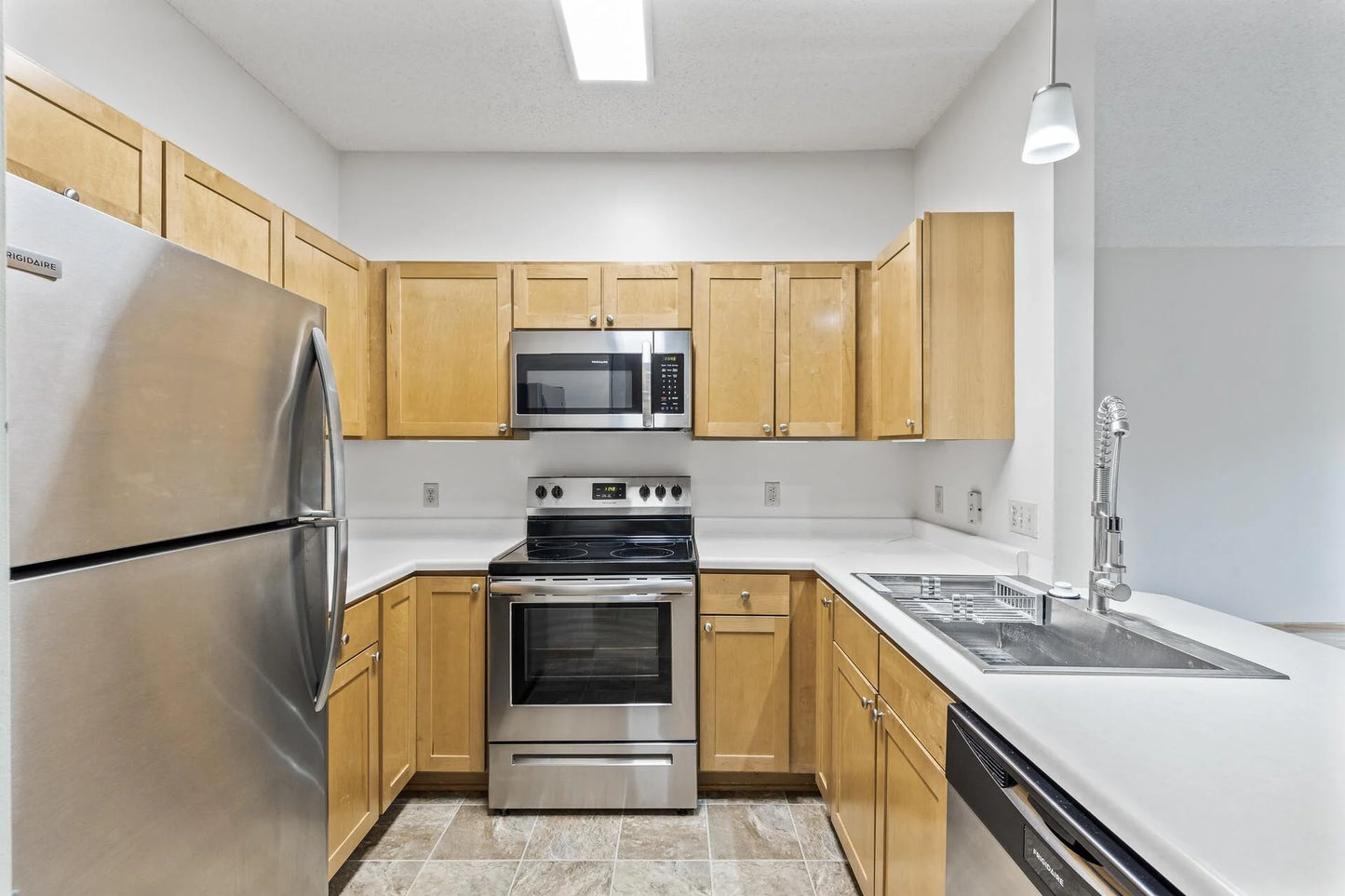631 Woodduck Drive, Woodbury, MN 55125
