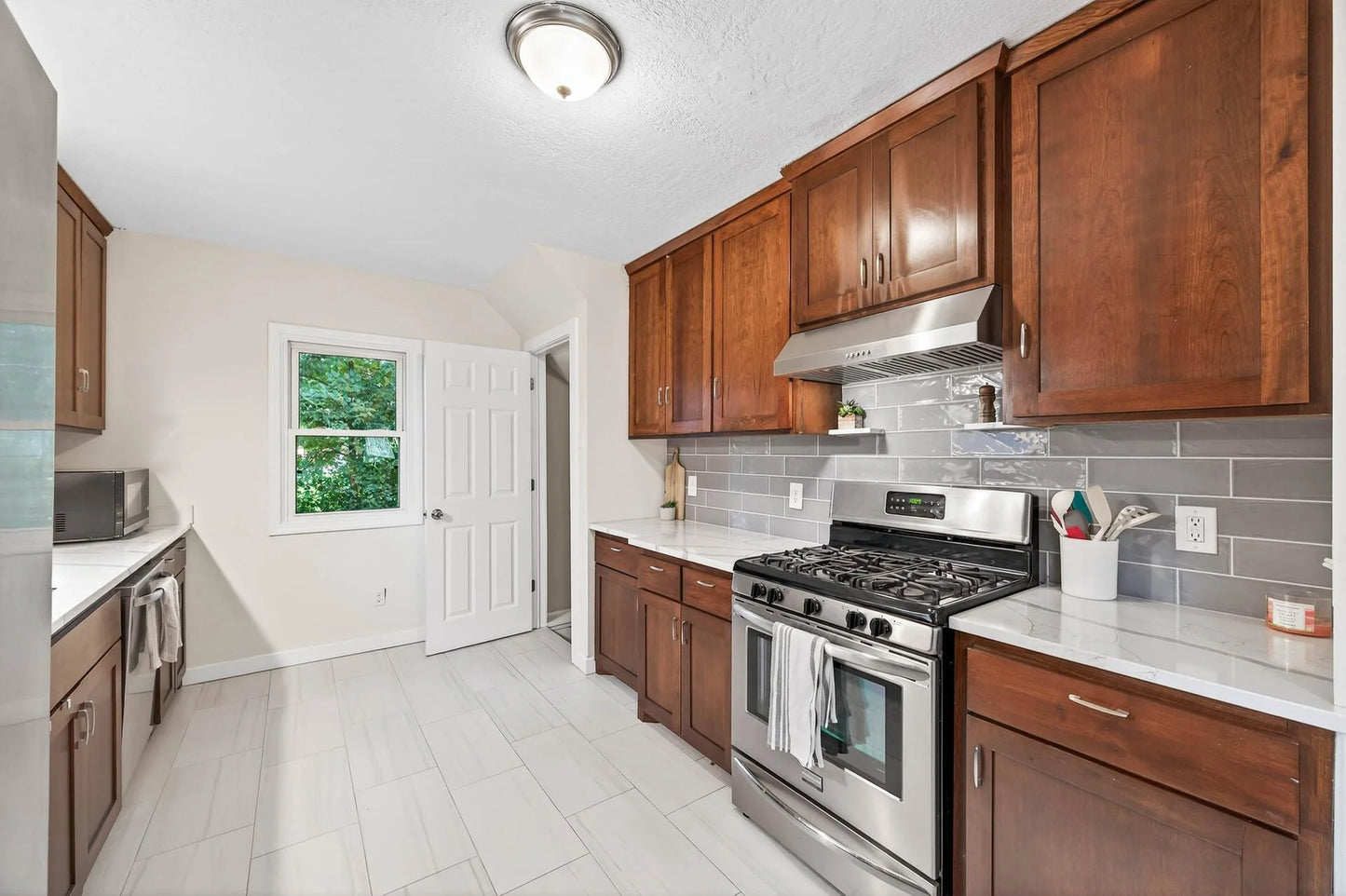 4305 Brunswick Avenue, Crystal, MN 55422