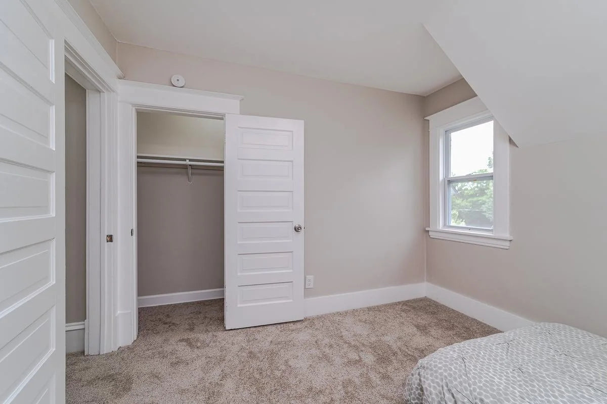 2156 Saint Anthony Avenue, Saint Paul, MN 55104