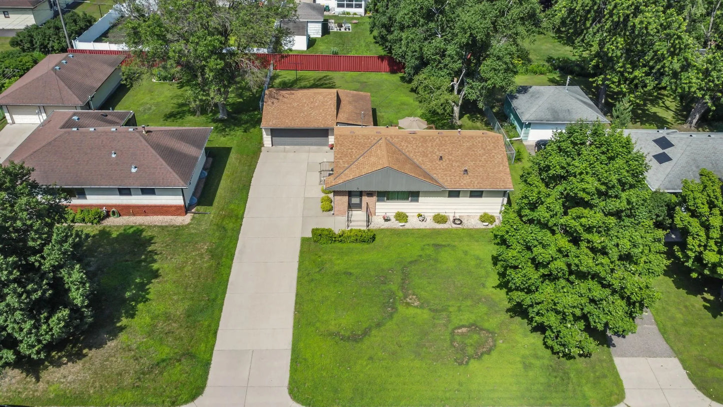 5913 Zenith Avenue, Brooklyn Center, MN 55429