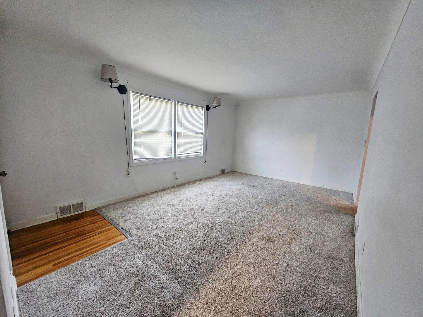 1607 Hoyt Avenue, Saint Paul, MN 55106