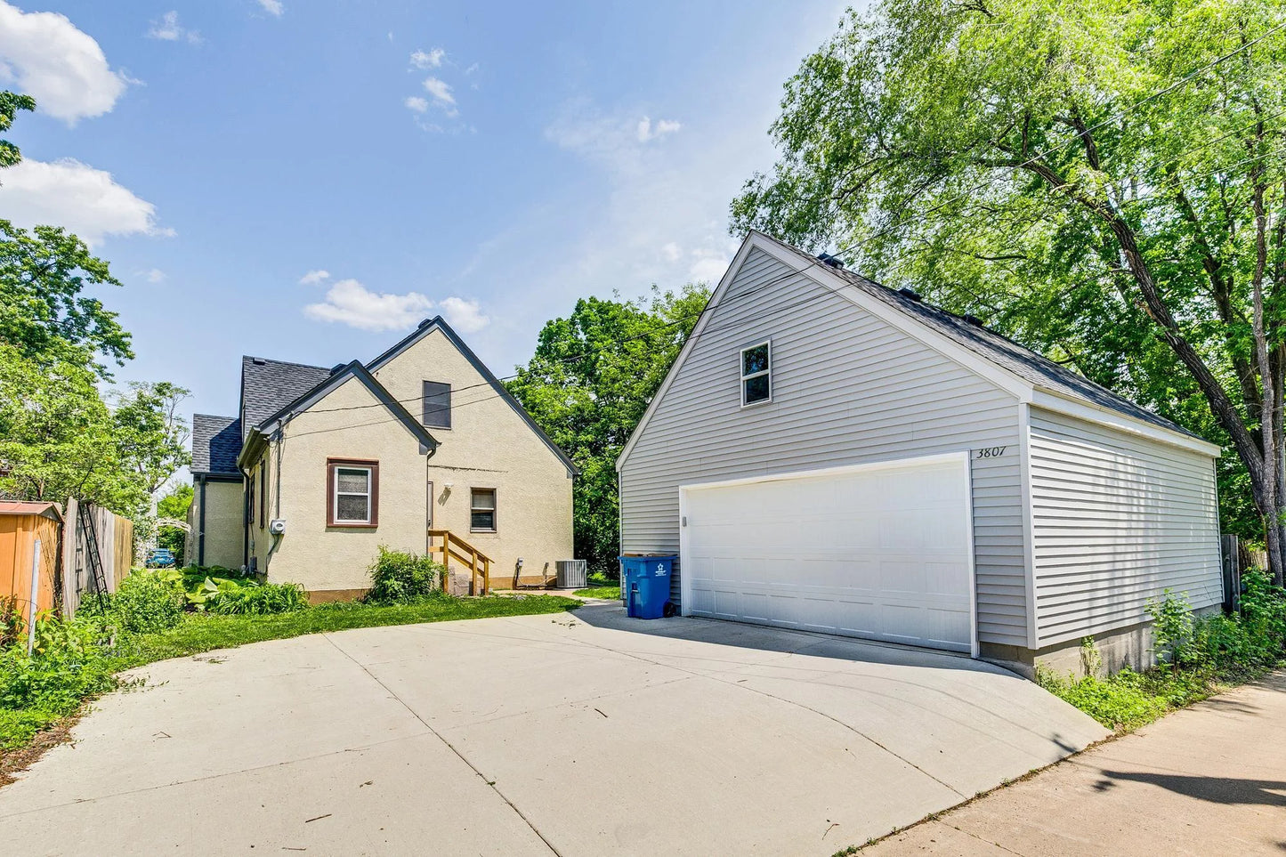 3807 Hubbard Avenue, Robbinsdale, MN 55422