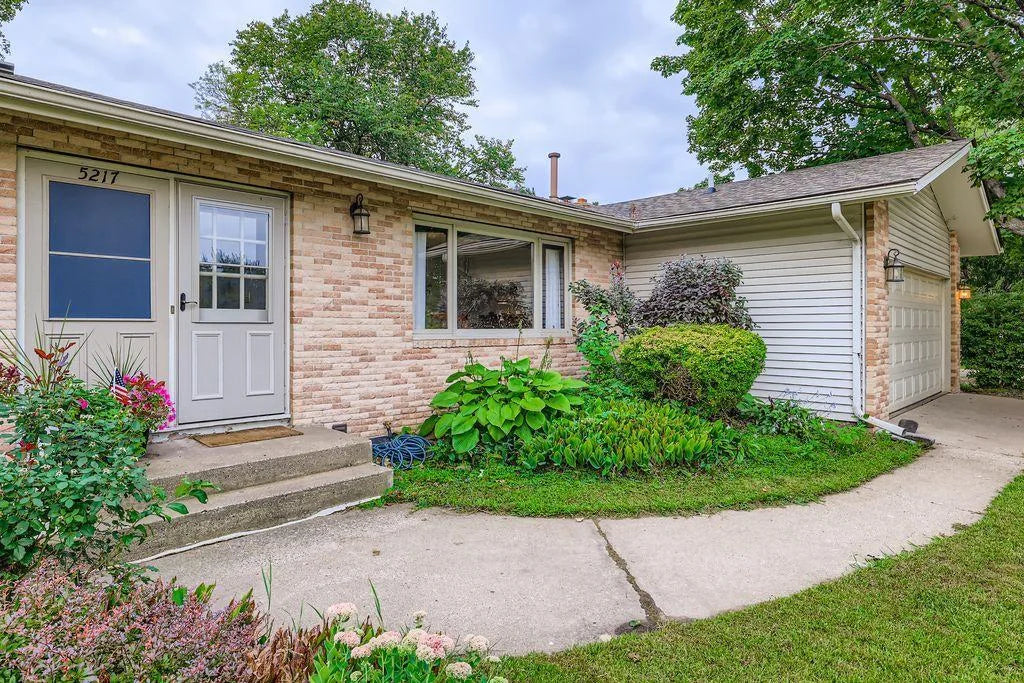 5217 Hamilton Lane, Brooklyn Park, MN 55443