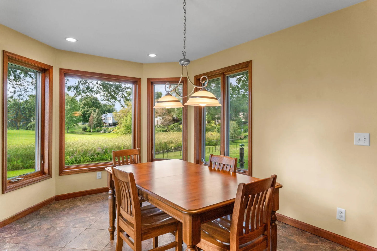 4363 Bramblewood Avenue, Vadnais Heights, MN 55127
