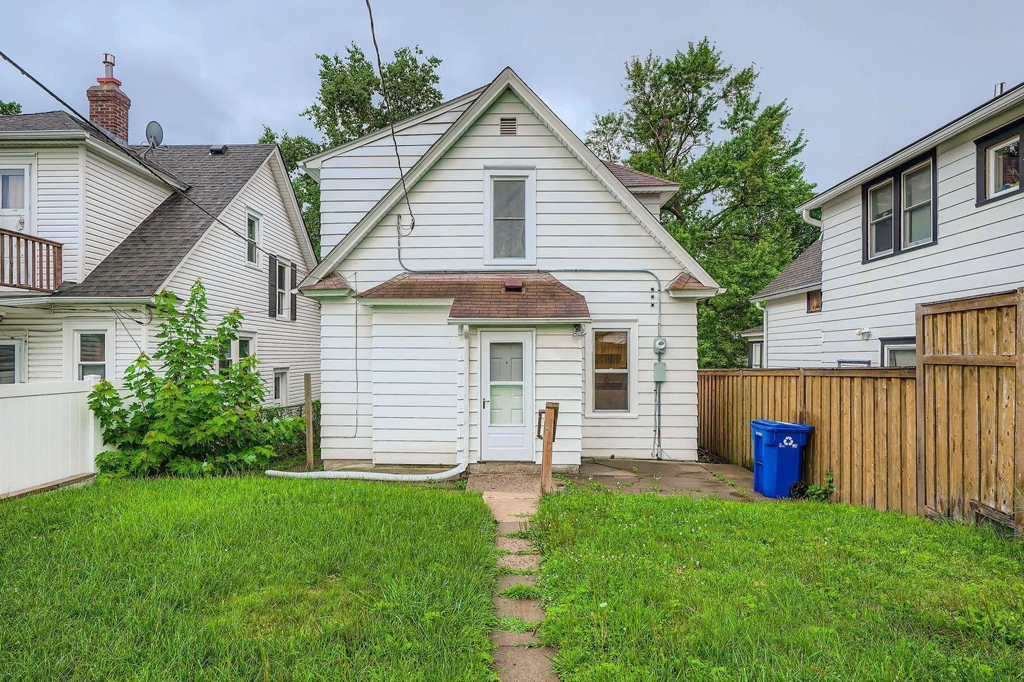 595 Hawthorne Avenue, Saint Paul, MN 55130