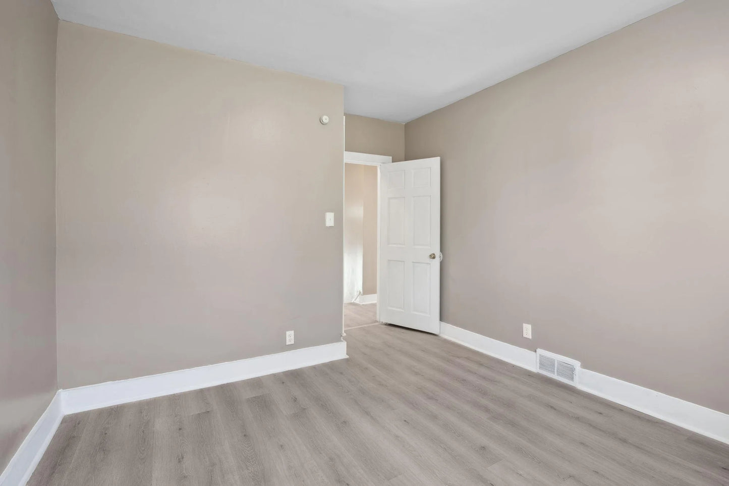 650 Holly Avenue, Saint Paul, MN 55104