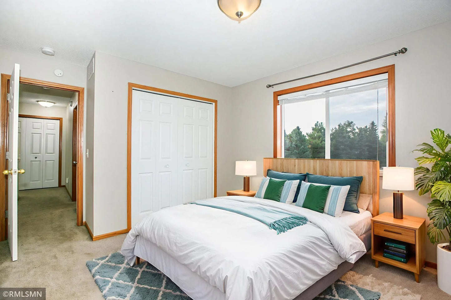 21314 Hytrail Circle, Lakeville, MN 55044