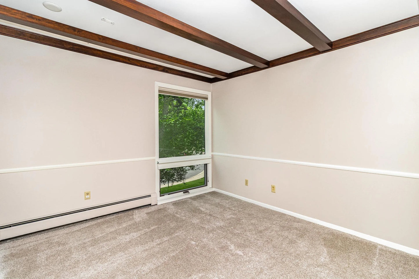6085 Lincoln Drive, Edina, MN 55436