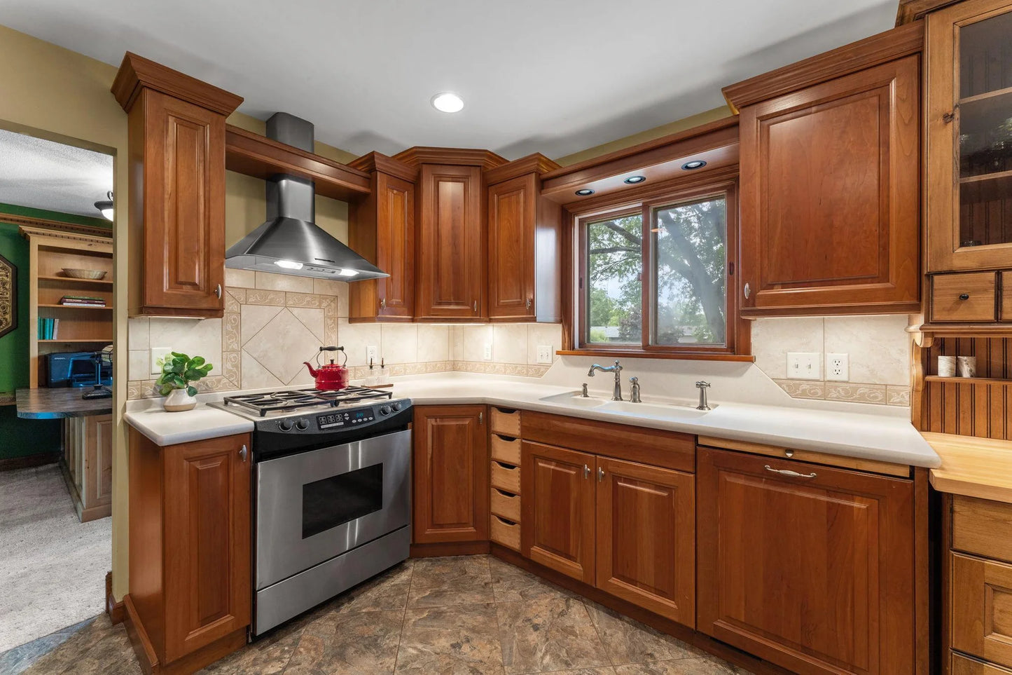 4363 Bramblewood Avenue, Vadnais Heights, MN 55127