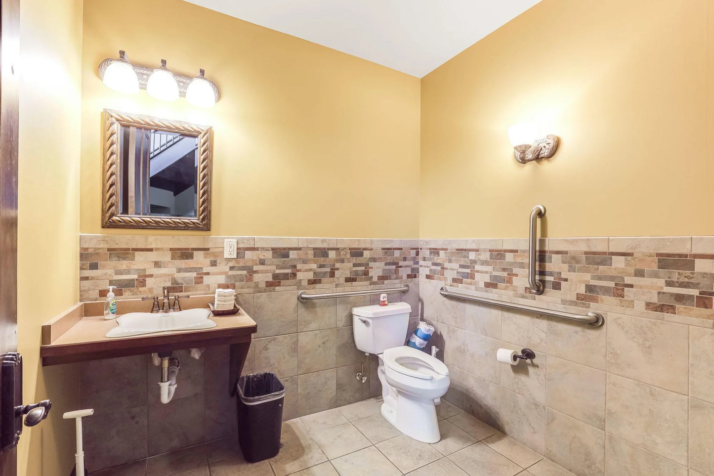434 Hale Avenue, Oakdale, MN 55128