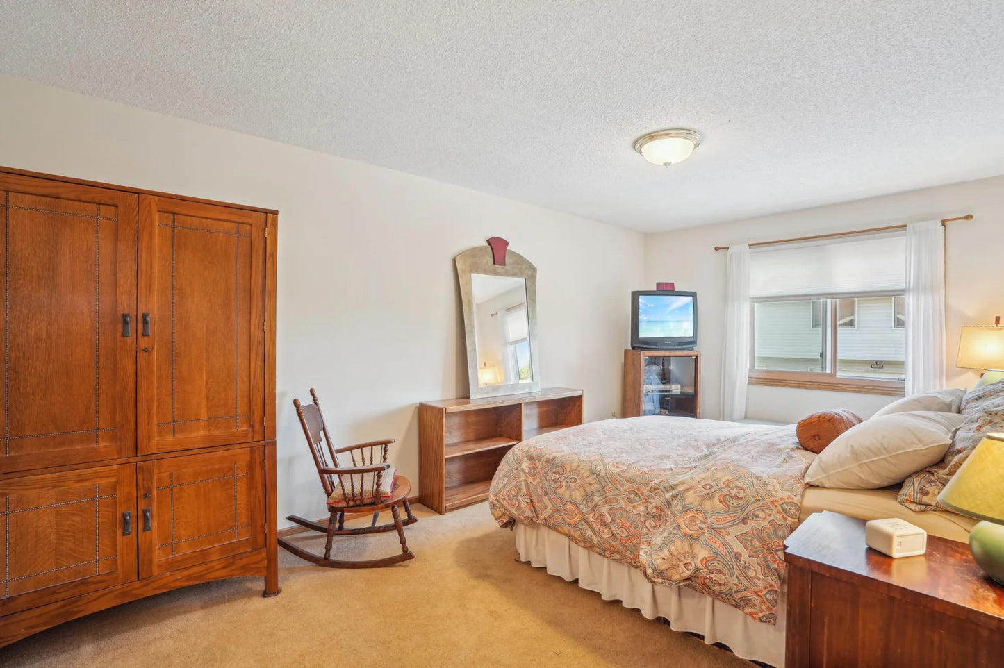 6637 Falstaff Road, Woodbury, MN 55125