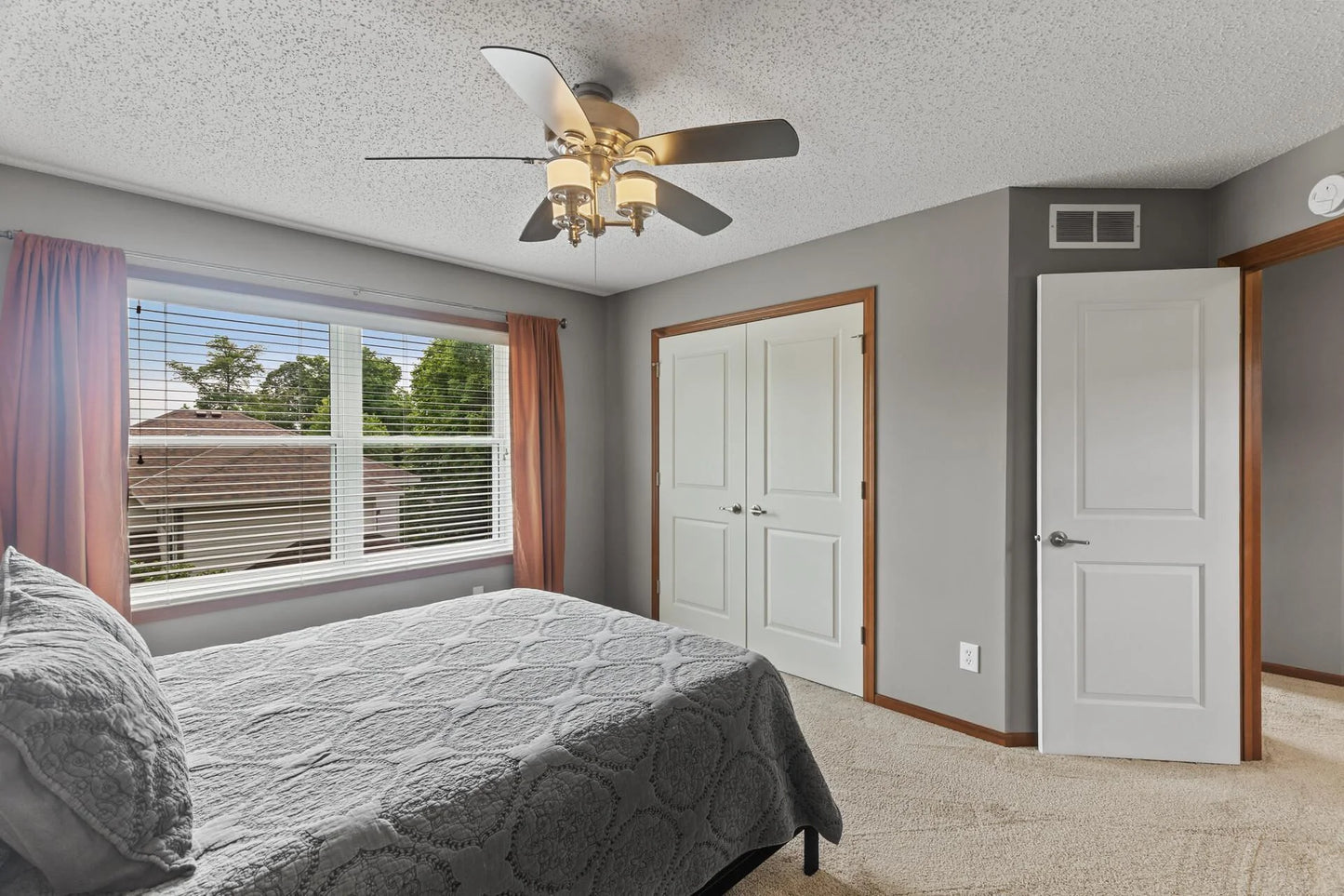 4231 Maple Hurst Drive, Rockford, MN 55373