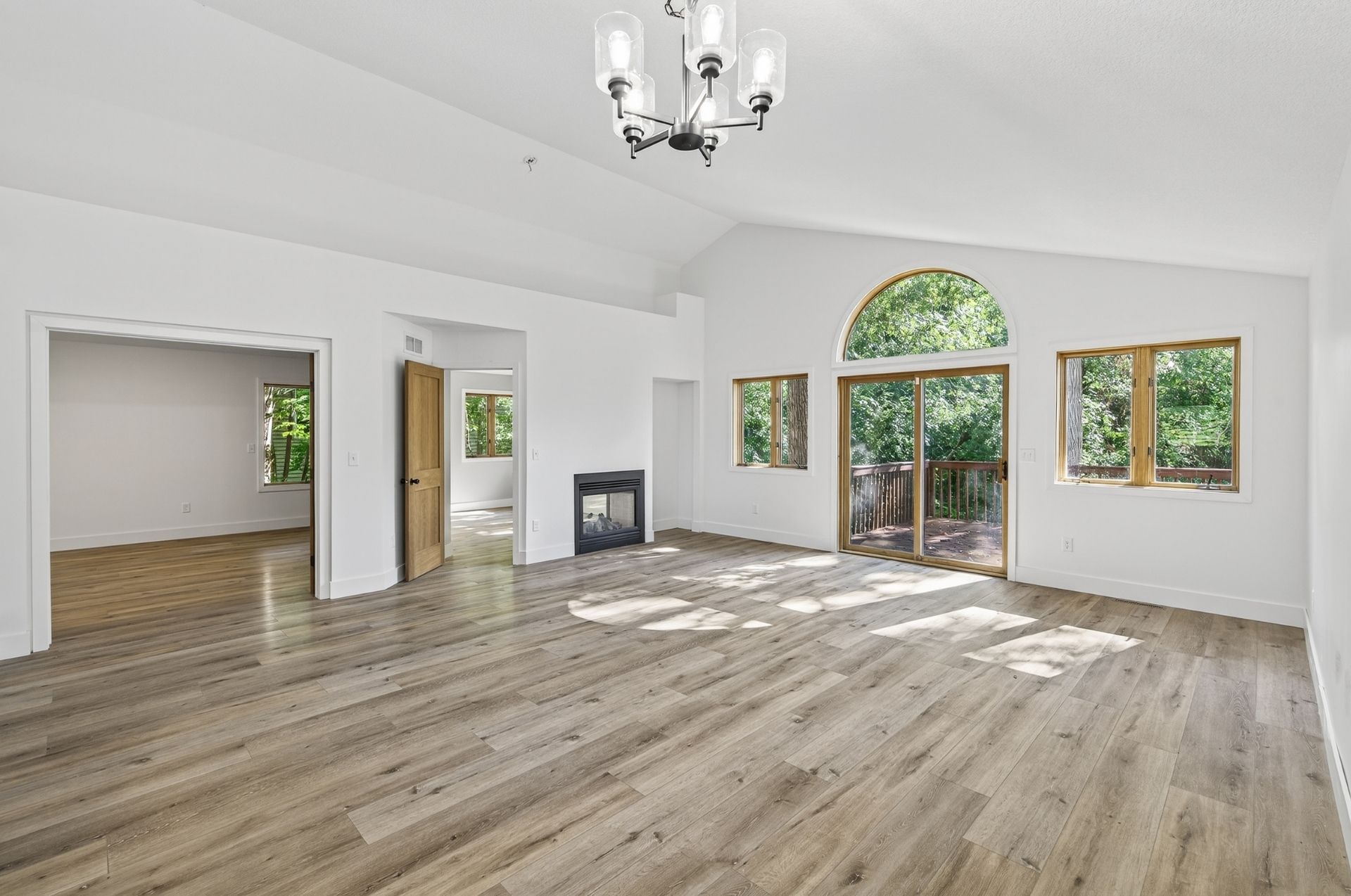 $899,000 luxury home for sale at 15153 Cates Lake Dr, Prior Lake
