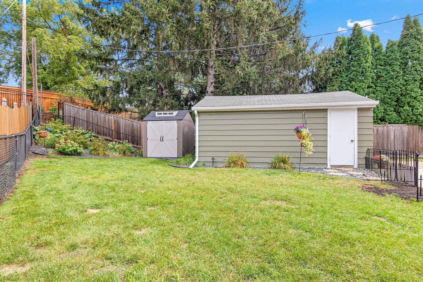 503 Glenwood Avenue, Roseville, MN 55113